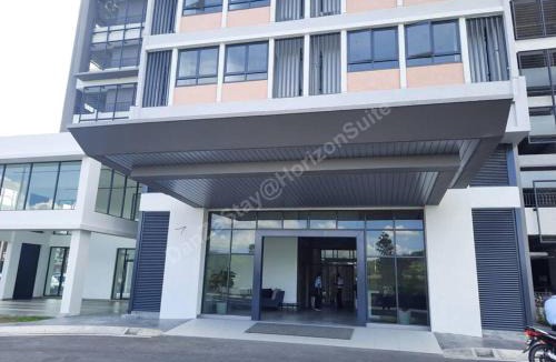Sepang Apartment | DanZaStay1@HorizonSuite - nearby KLIA