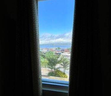 Sasa Apartment | Davao Condo 2BR Pool Wifi Netflix