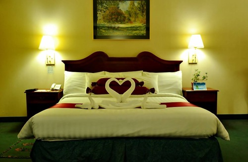 Pallocan Hotel | Days Hotel By Wyndham Batangas