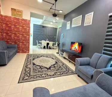 Sungai Petani House | Deandra Homestay- WiFi-Aircond-Dryer