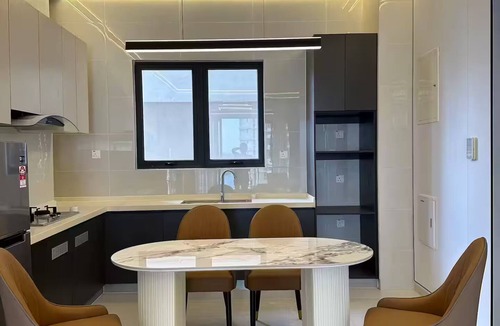 Central District Apartment | Deluxe 3 Bedroom Garden View