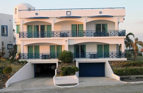 San Fernando Apartment | Deluxe Suite East at World Class Resort