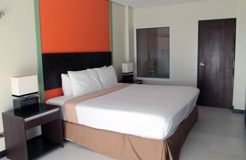 San Fernando Apartment | Deluxe Suite East at World Class Resort