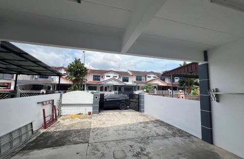 Taman Desa Tebrau House | Desa Tebrau 1 Near IKEA Toppen PeiKin Long Sing HeLiXuan Restaurant