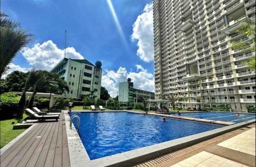 Project 4 Apartment | Designer 2 BR Condo in Quezon City for Groups