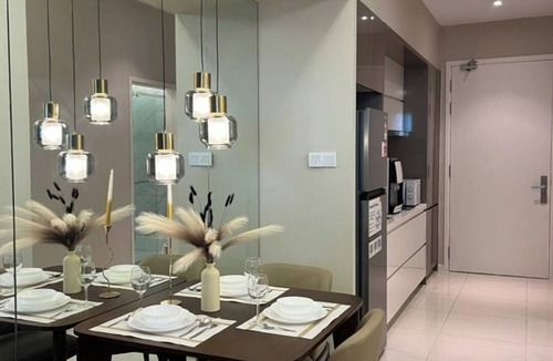 Sri Hartamas Apartment | Designer Suite 4Pax | Bathtub | Netflix | Parking