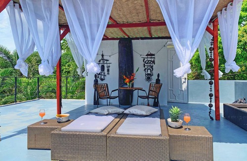 San Pedro House | Designer Villa with private Pool and Rooftop Lounge in Tropical Garden