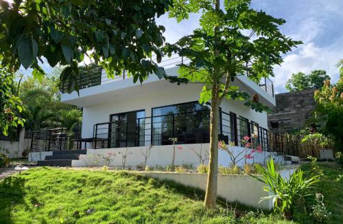 San Pedro Villa | Designer Villa "Sunset Hills" with Pool