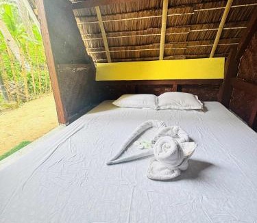 Maria Cabin | Destiny Rainbow Beach Resort