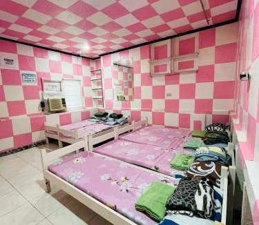 Butuan House | Deyo Guest House Room Pink