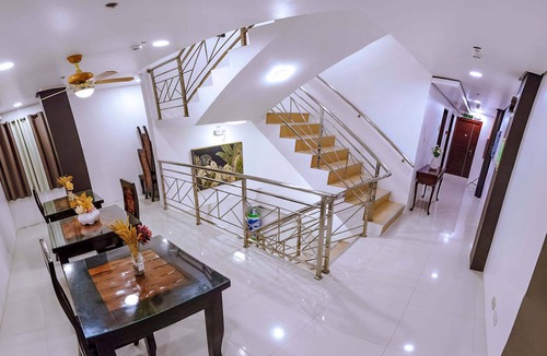 Coron Town Proper Hotel | DIANNA'S INN