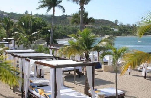 Los Maestros Apartment | Dive Into Travel At This Beautiful Beach Resort