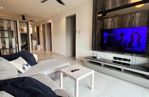Pusat Komersil Lee Ling Apartment | DK Homestay Prima Homes Matang 3BR Sleeps 5