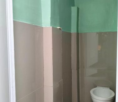 Downtown Tacloban Hostel | Don Pedro shared bathroom