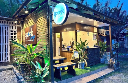Baler Cabin | DOUBLE BUDGET ROOM WITH SHARED TOILET