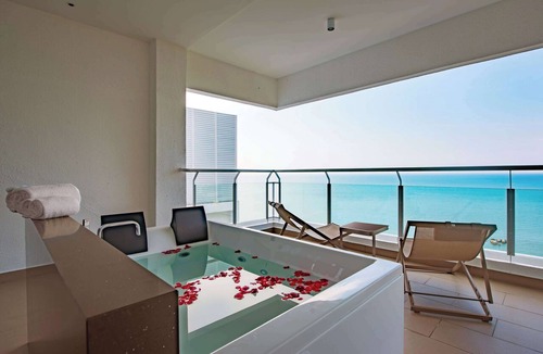 Tanjung Bungah Resort | DoubleTree Resort by Hilton Hotel Penang