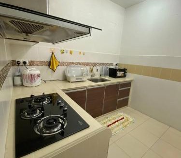 Bukit Kecil Apartment | Easy Access to Airport, USM & Queensbay