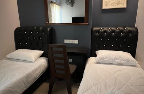 Sungai Rengit Hotel | EB Rapid Stay