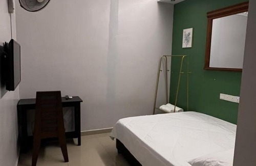 Sungai Rengit Hotel | EB Rapid Stay