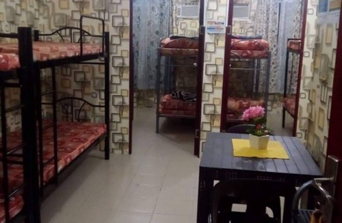 Tondo Hostel | EDMAR 732 (Family room - Breakfast Included) Unit #4
