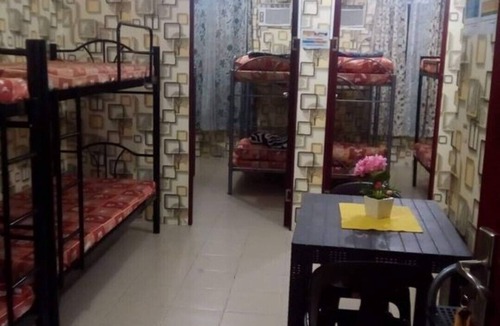 Tondo Hostel | EDMAR 732 (Family room - Breakfast Included) Unit # 6