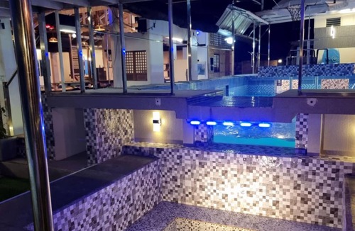 Padre Burgos Resort | EDVIL BEACH RESORT AND JACUZZI POOL SPA