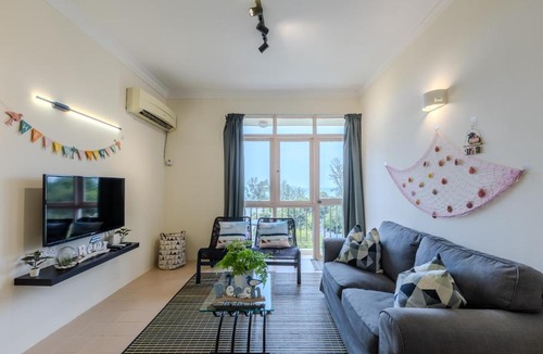 Batu Ferringhi Apartment | EE's Summer House - Homestay 3 min walk to beach