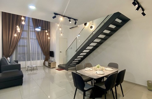 Taman Mutiara Apartment | EkoCheras Deluxe Suite 3mins to MRT Station