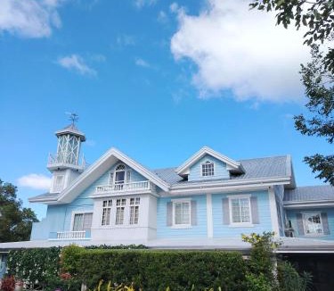 Luzon House | El Casa Azul