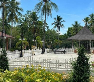 Talomo District Bed & Breakfast | El Grande Barn Yard