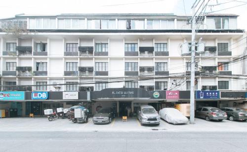 San Antonio Hotel | El Rico Suite Makati by RedDoorz