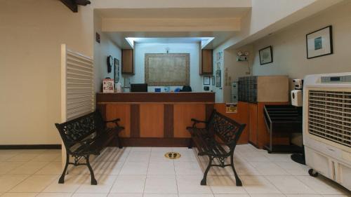 San Antonio Hotel | El Rico Suite Makati by RedDoorz