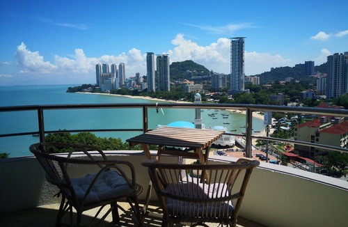 Tanjung Bungah House | Elegant 121 sqm apartment with fantastic sea views