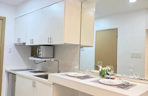 Ususan Apartment | Elegant 1BR Condo Near BGC Prime Taguig Location