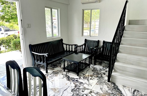 Oton House | Elegant 4BR Home in Savannah with Garden