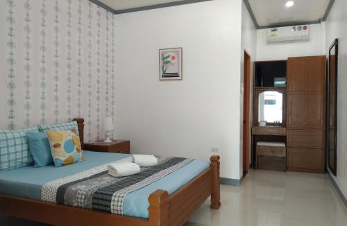 Daanbantayan House | ELEN INN - Malapascua Island Air-conditioned Room1