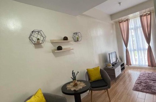Binan City House | Elie's Home-Holland Park