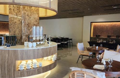 Dasmarinas Hotel | Elijah Hotel