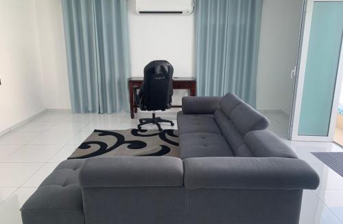 Taman Kota Masai House | Ell Homestay with Private pool Pasir gudang