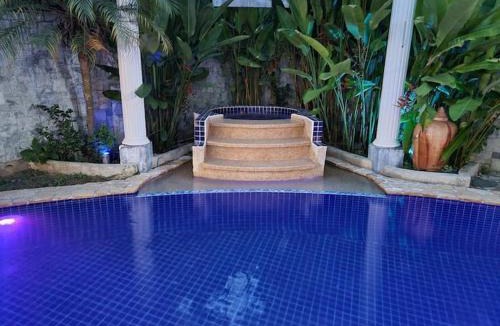 Quiapo House | Elvie Pool Villa