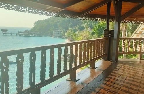 Tioman Island Resort | Emperor Resort By Bugis