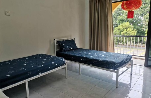 Bukit Gong Apartment | Eng Ban Hin guesthouse