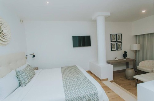 Bavaro Hotel | Enjoy Premier Family Experiences at Room Near Playa Juanillo Delights!