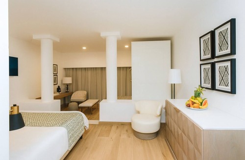 Bavaro Hotel | Enjoy Premier Family Experiences at Room Near Playa Juanillo Delights!
