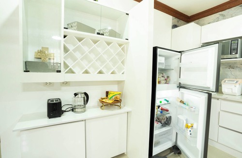 Guadalupe House | Enjoyable 3-bedroom bungalow with AC in vibrant Cebu City