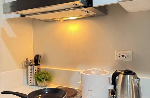 San Antonio Apartment | Entire Place in Central Makati