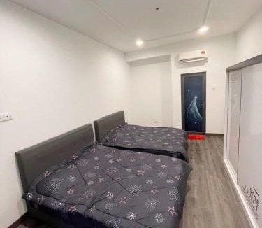 Sri Petaling Villa | ENTIRE SEMI D BBQ KTV ROOM PETS FRIENDLY CORNER LOT SRI PETALINg