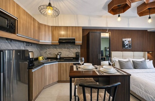 Lahug Apartment | Evergreen Haven Studio | Prime IT Park Spot