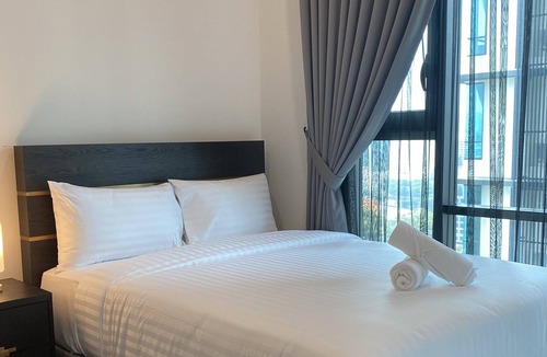 Kuala Lumpur Apartment | Exclusive 3 Bedroom Apartment KL 118 Iconic Tower View