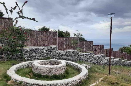 Oslob House | Exclusive SCIA Hills Resort